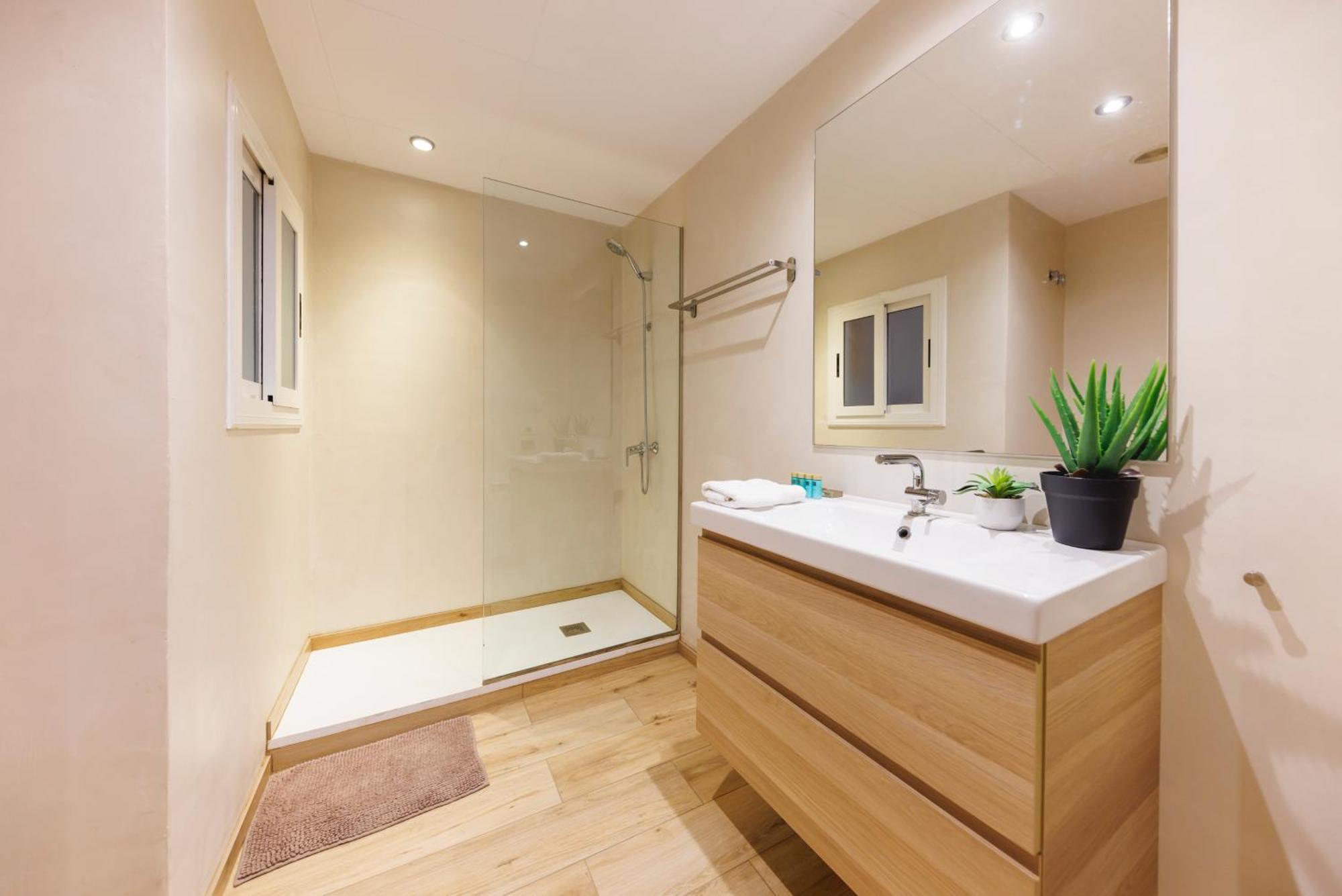 Bravissimo Apartaments Mora 4 Girona Dış mekan fotoğraf